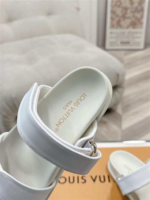 20251128184536251 200